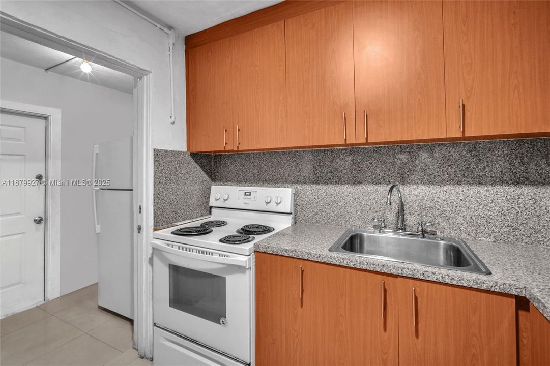 На продажу: $699,999 (0 спален, 0 ванн, 1727 Квадратных фут)