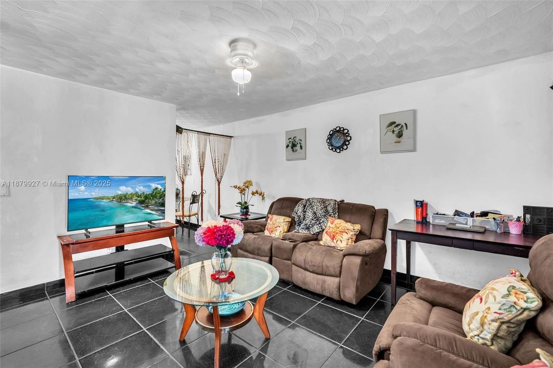 На продажу: $699,999 (0 спален, 0 ванн, 1727 Квадратных фут)