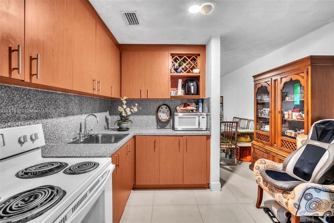 На продажу: $699,999 (0 спален, 0 ванн, 1727 Квадратных фут)