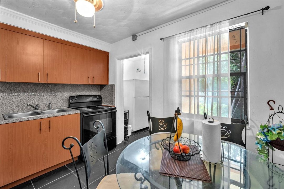 На продажу: $699,999 (0 спален, 0 ванн, 1727 Квадратных фут)