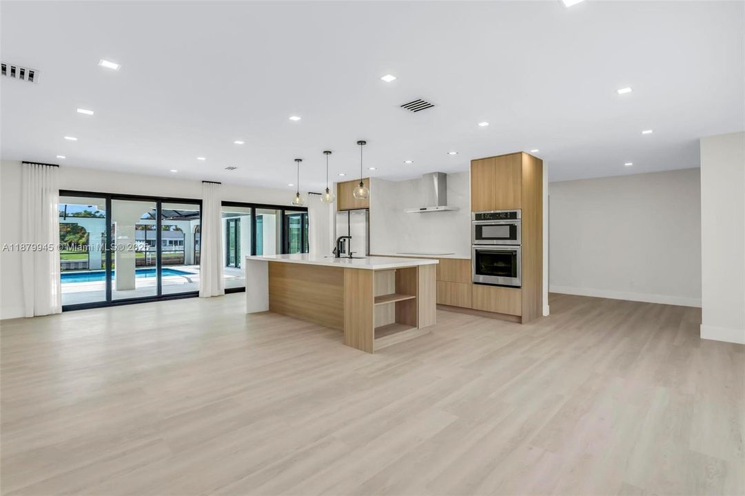 For Rent: $5,500 (4 beds, 3 baths, 2540 Square Feet)