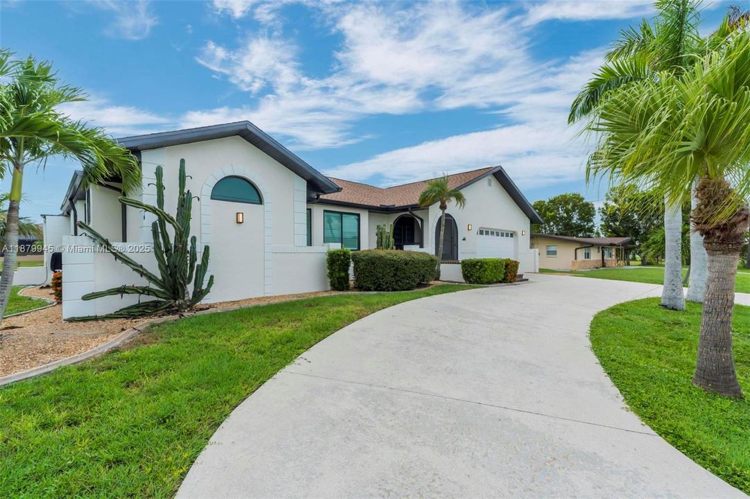 For Rent: $5,500 (4 beds, 3 baths, 2540 Square Feet)