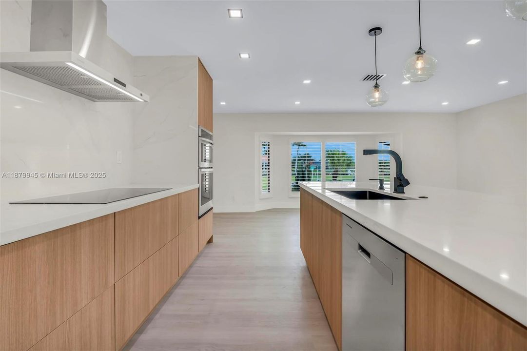 For Rent: $5,500 (4 beds, 3 baths, 2540 Square Feet)