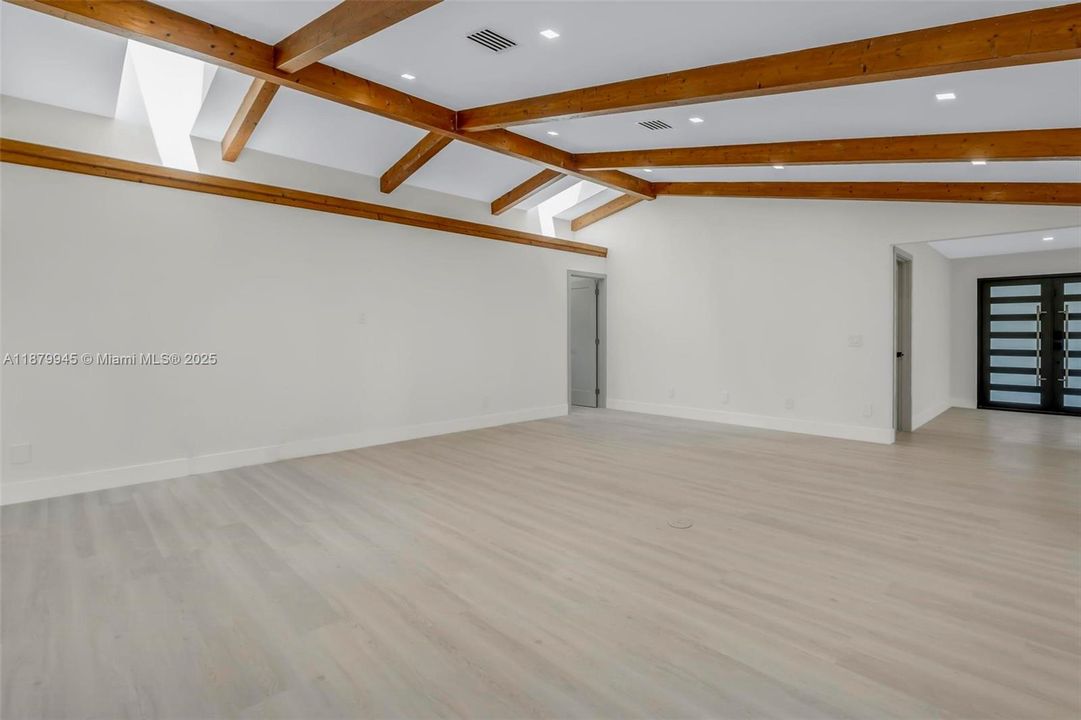 For Rent: $5,500 (4 beds, 3 baths, 2540 Square Feet)