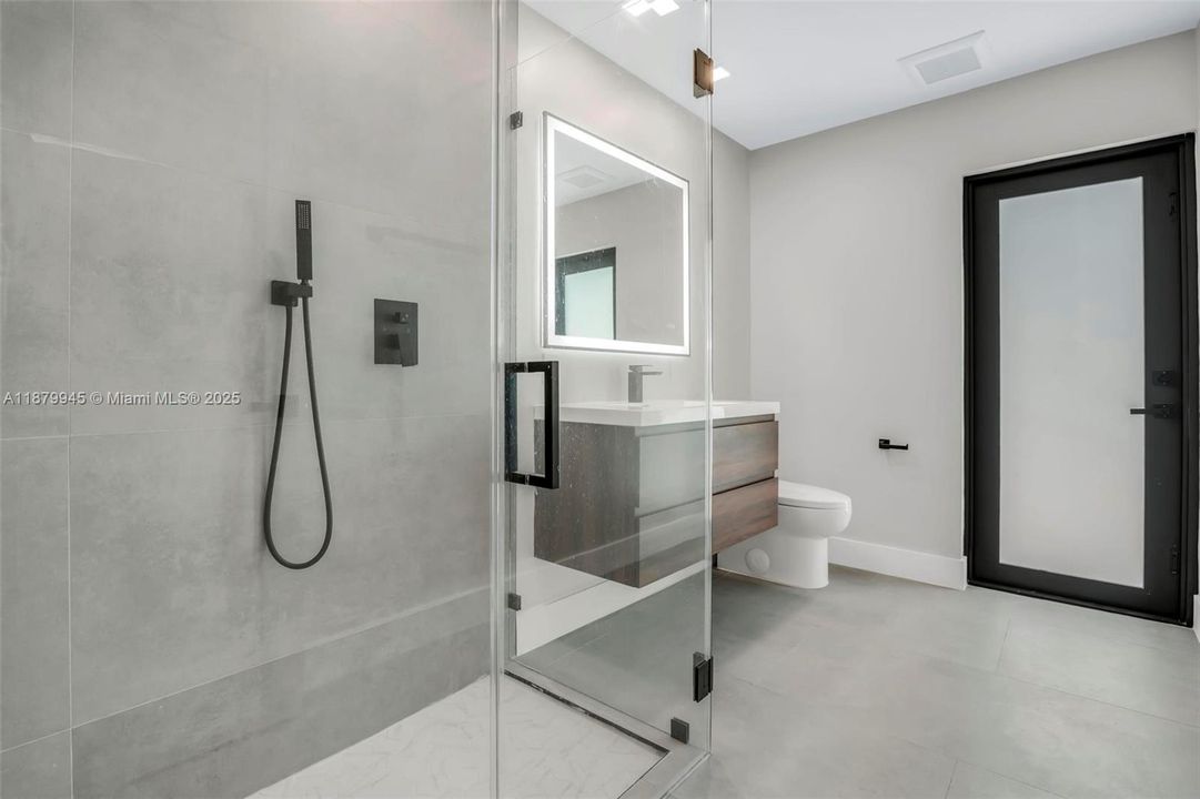 For Rent: $5,500 (4 beds, 3 baths, 2540 Square Feet)