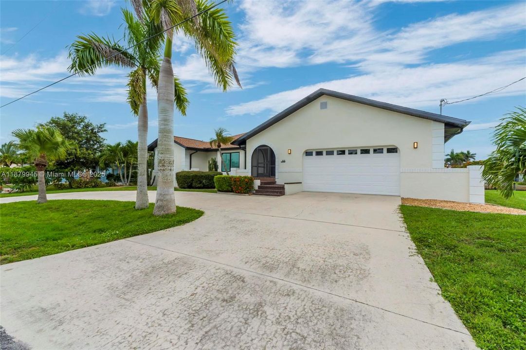 For Rent: $5,500 (4 beds, 3 baths, 2540 Square Feet)