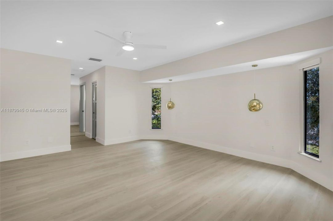 For Rent: $5,500 (4 beds, 3 baths, 2540 Square Feet)