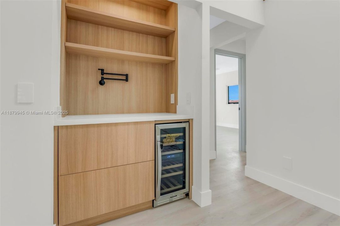 For Rent: $5,500 (4 beds, 3 baths, 2540 Square Feet)