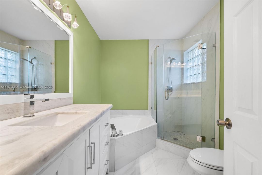 Vendido Recientemente: $549,000 (3 camas, 2 baños, 1711 Pies cuadrados)