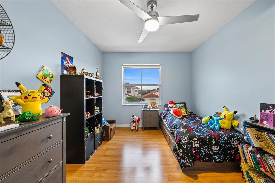 Vendido Recientemente: $549,000 (3 camas, 2 baños, 1711 Pies cuadrados)