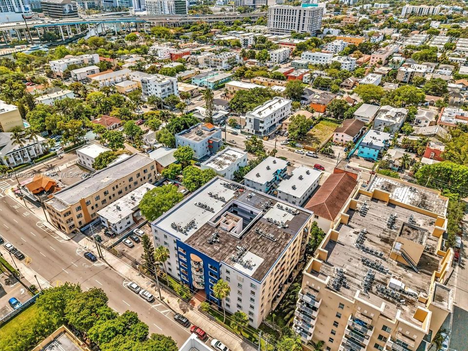 待售: $226,000 (2 贝兹, 1 浴室, 789 平方英尺)