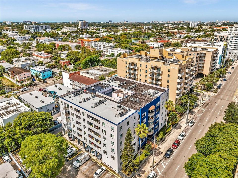 待售: $226,000 (2 贝兹, 1 浴室, 789 平方英尺)