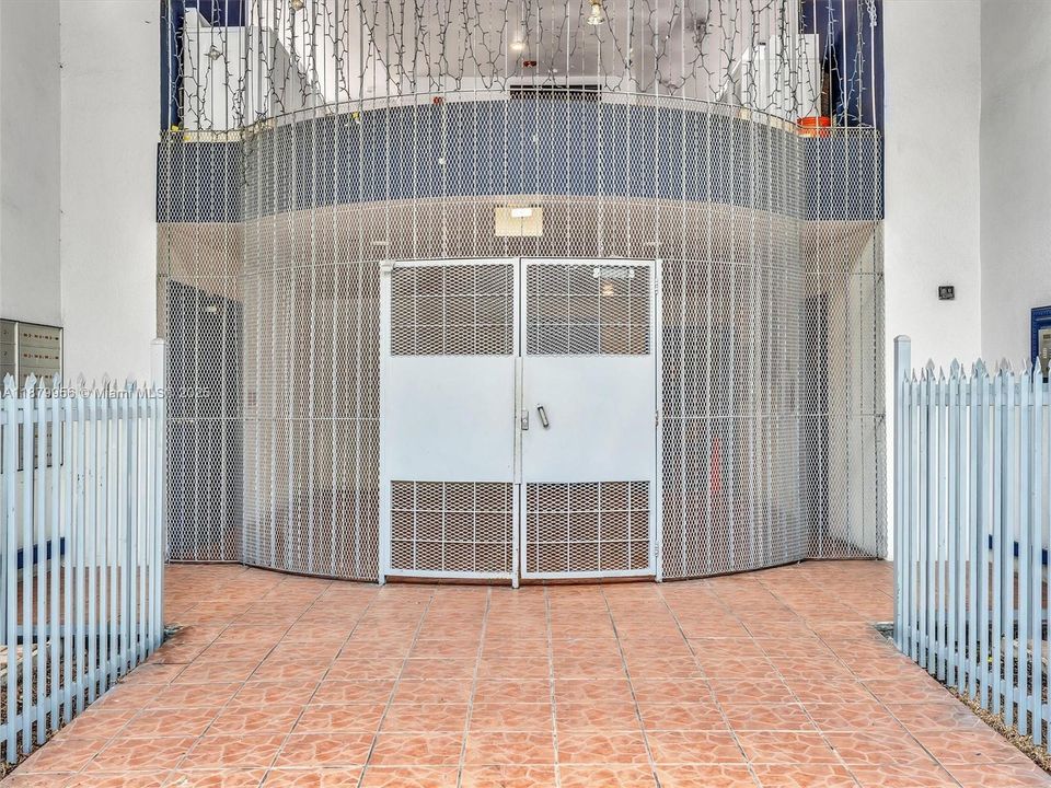 待售: $226,000 (2 贝兹, 1 浴室, 789 平方英尺)