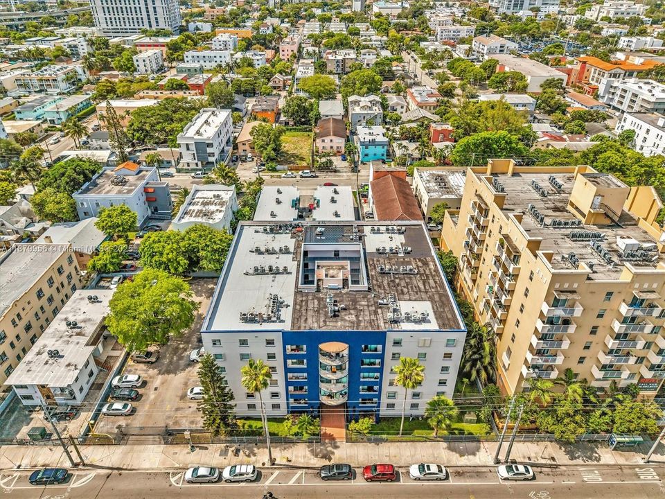 待售: $226,000 (2 贝兹, 1 浴室, 789 平方英尺)