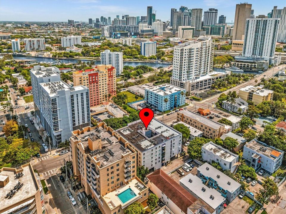 待售: $226,000 (2 贝兹, 1 浴室, 789 平方英尺)