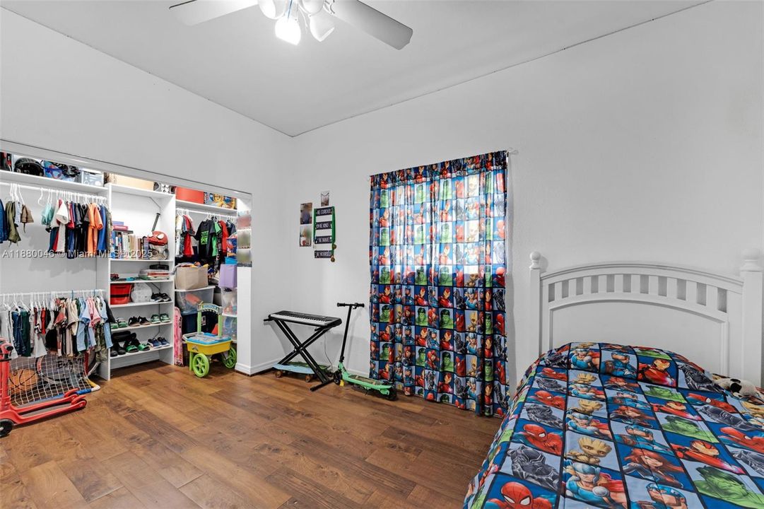 For Sale: $1,110,000 (6 beds, 4 baths, 3838 Square Feet)