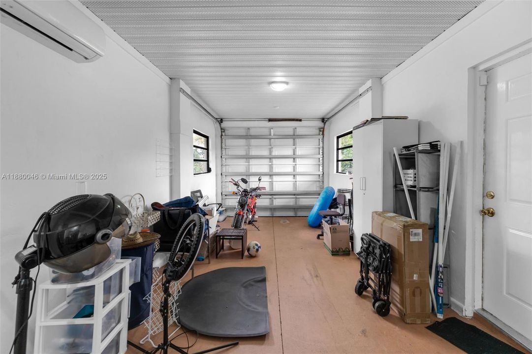 For Sale: $1,110,000 (6 beds, 4 baths, 3838 Square Feet)