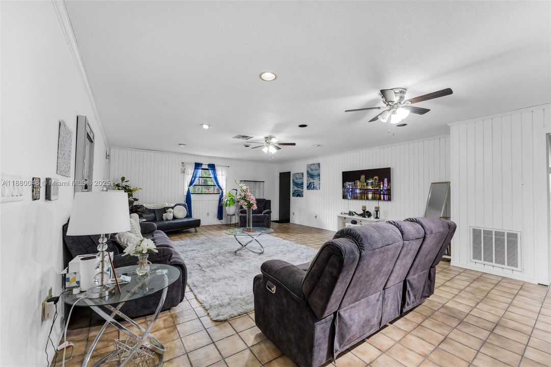 For Sale: $1,110,000 (6 beds, 4 baths, 3838 Square Feet)