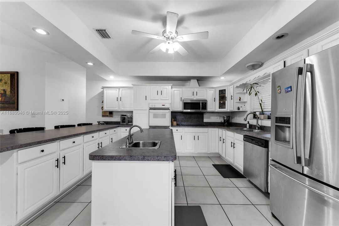 For Sale: $1,110,000 (6 beds, 4 baths, 3838 Square Feet)