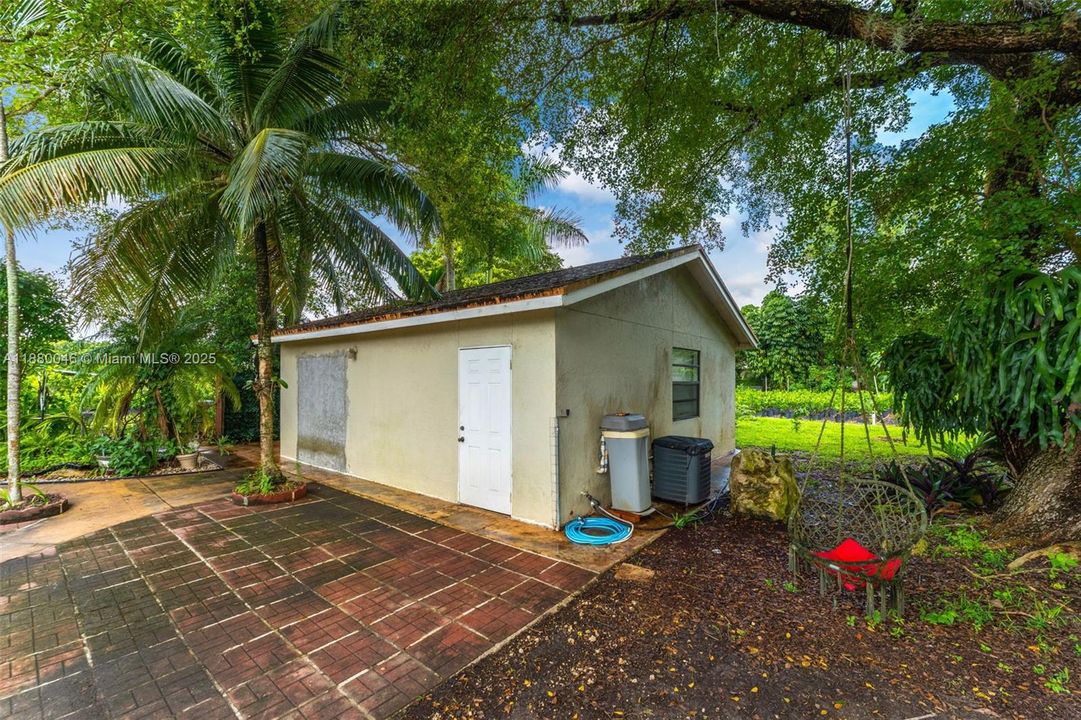 For Sale: $1,110,000 (6 beds, 4 baths, 3838 Square Feet)