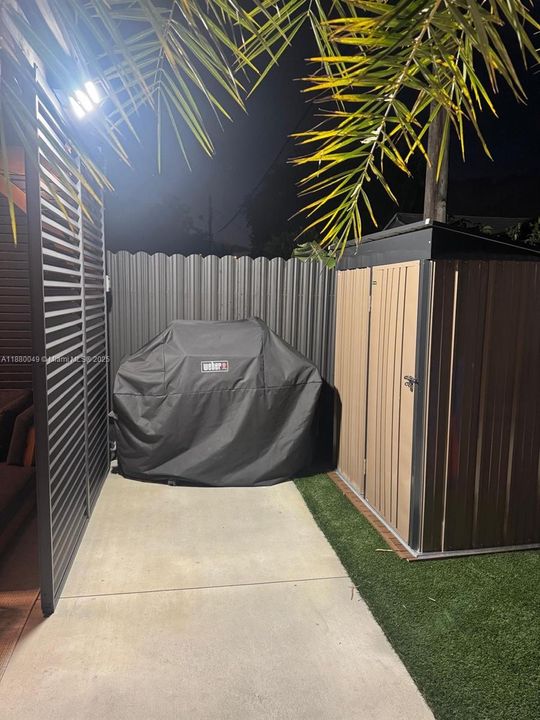 Недавно продано: $549,900 (2 спален, 1 ванн, 1032 Квадратных фут)