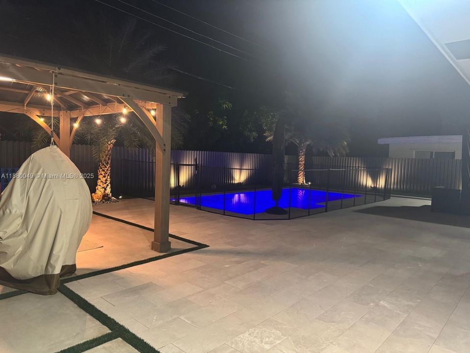 Недавно продано: $549,900 (2 спален, 1 ванн, 1032 Квадратных фут)