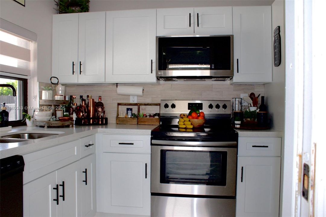 Недавно продано: $549,900 (2 спален, 1 ванн, 1032 Квадратных фут)