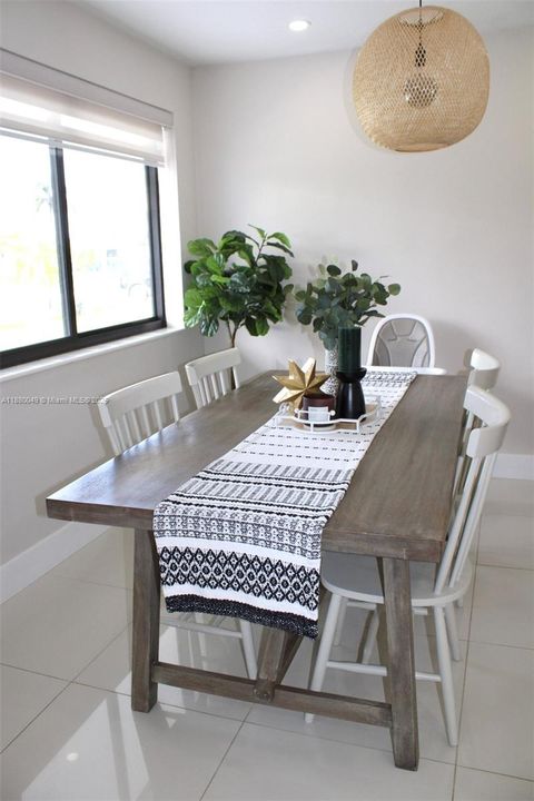 Недавно продано: $549,900 (2 спален, 1 ванн, 1032 Квадратных фут)