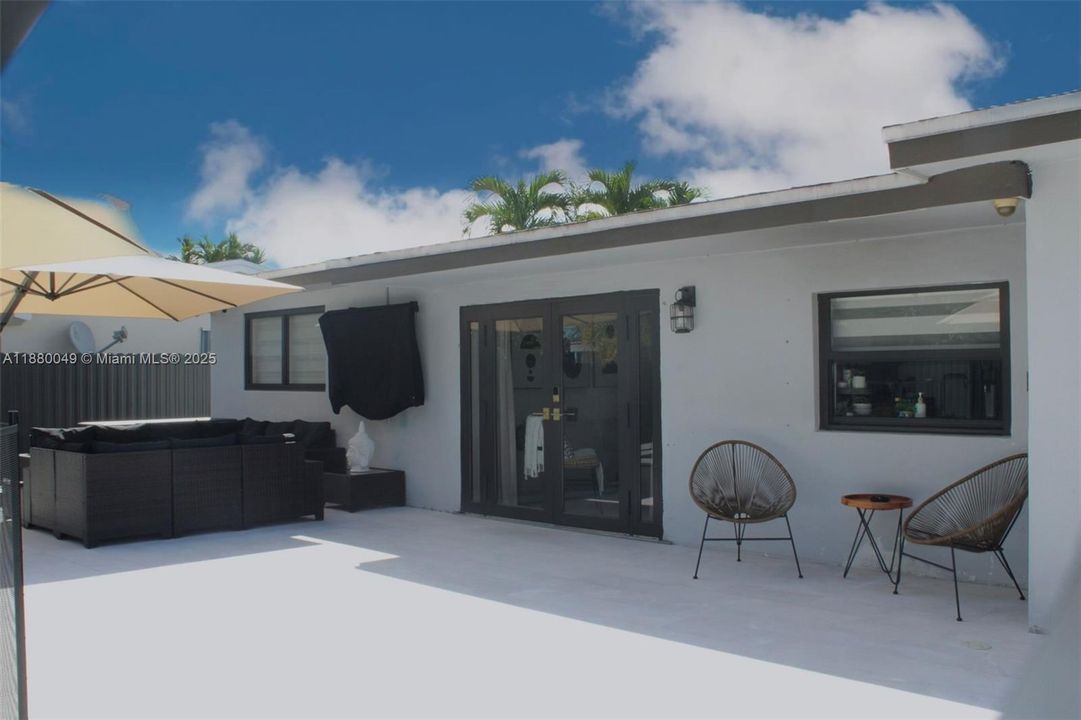 Недавно продано: $549,900 (2 спален, 1 ванн, 1032 Квадратных фут)