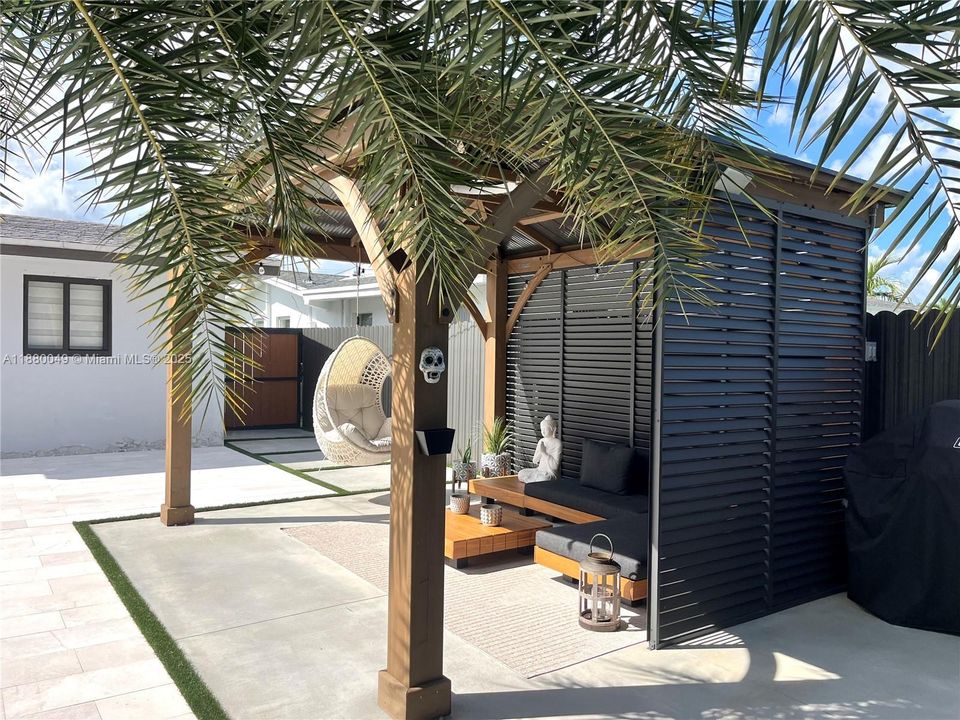 Недавно продано: $549,900 (2 спален, 1 ванн, 1032 Квадратных фут)