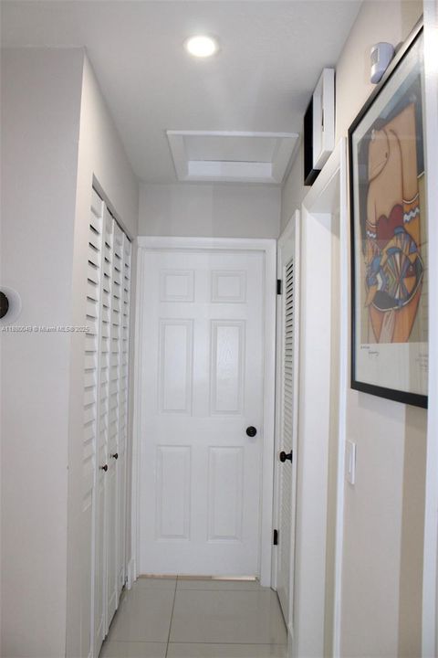 Недавно продано: $549,900 (2 спален, 1 ванн, 1032 Квадратных фут)