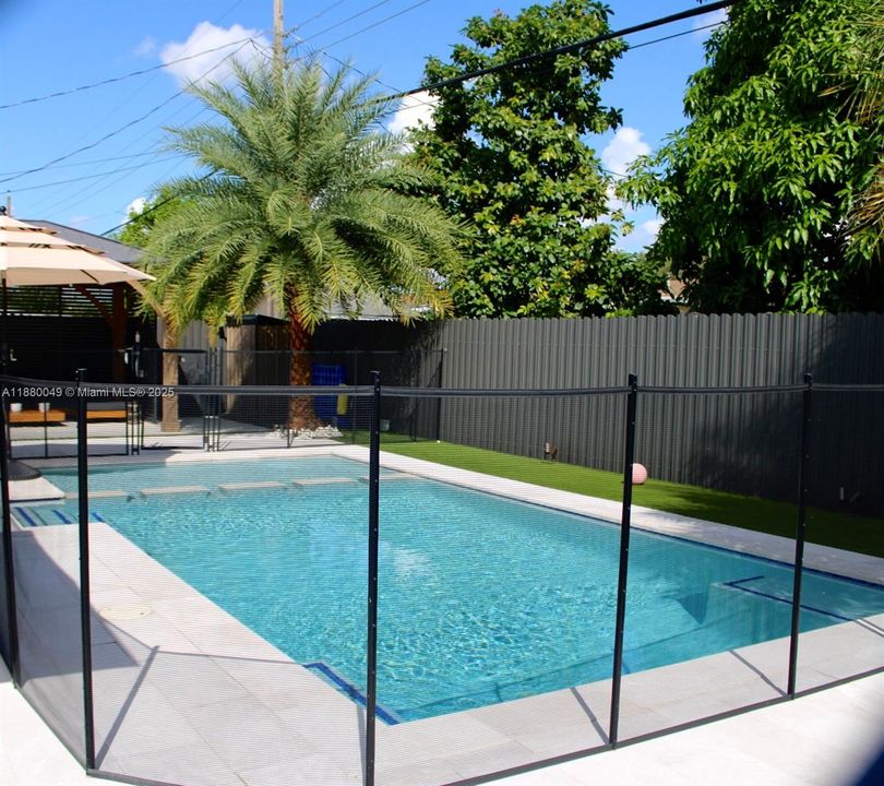 Недавно продано: $549,900 (2 спален, 1 ванн, 1032 Квадратных фут)