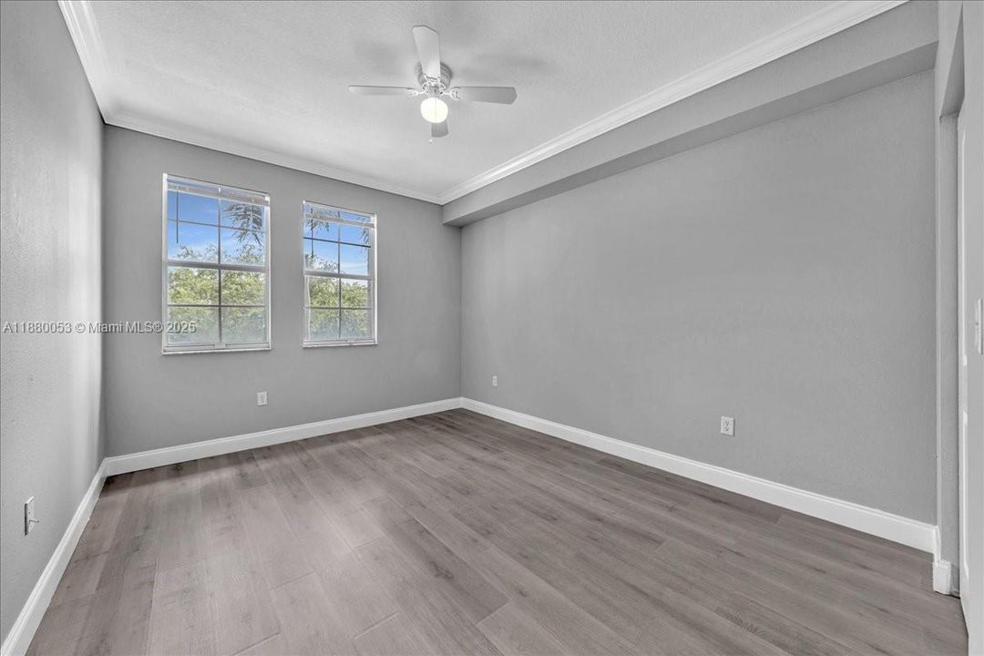 Activo con contrato: $340,000 (2 camas, 2 baños, 1240 Pies cuadrados)