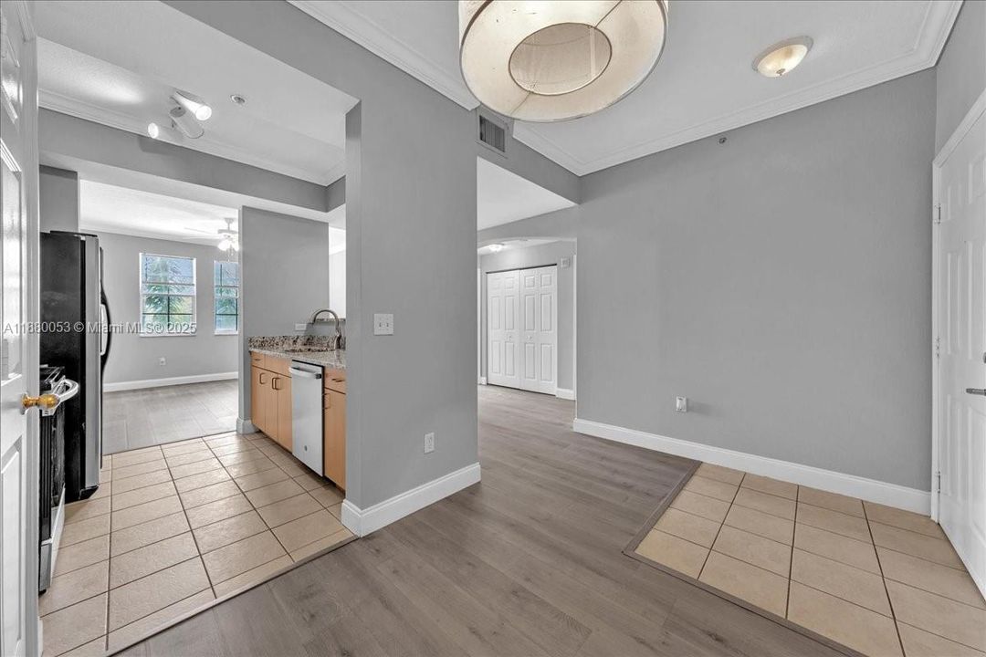 Activo con contrato: $340,000 (2 camas, 2 baños, 1240 Pies cuadrados)