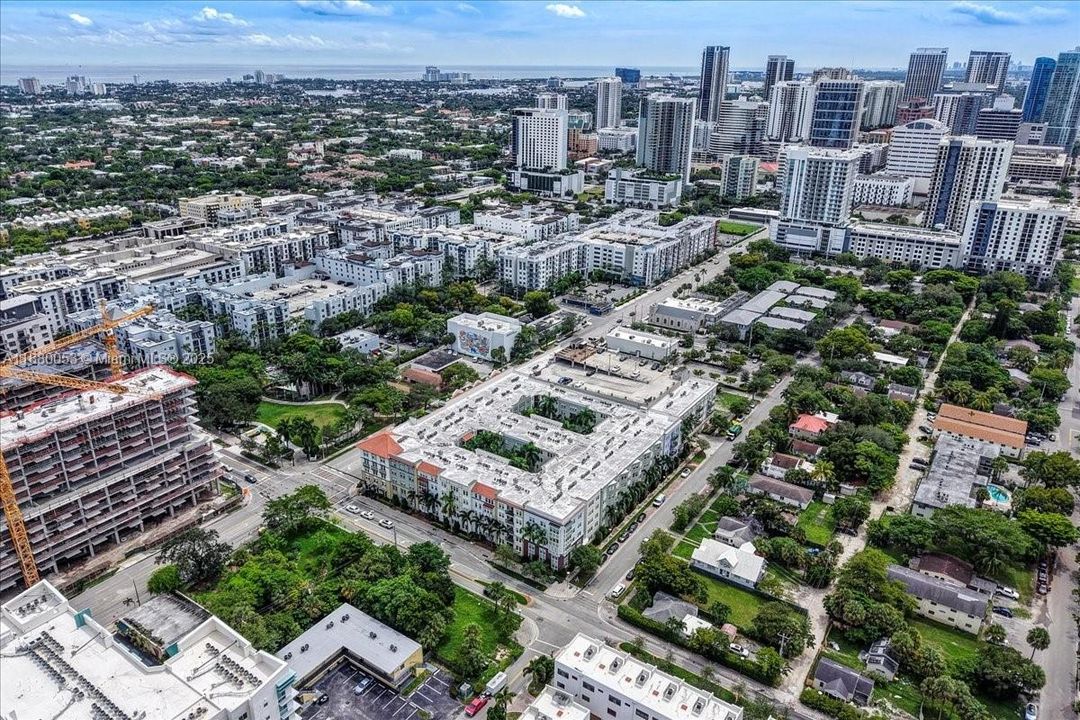 Activo con contrato: $340,000 (2 camas, 2 baños, 1240 Pies cuadrados)