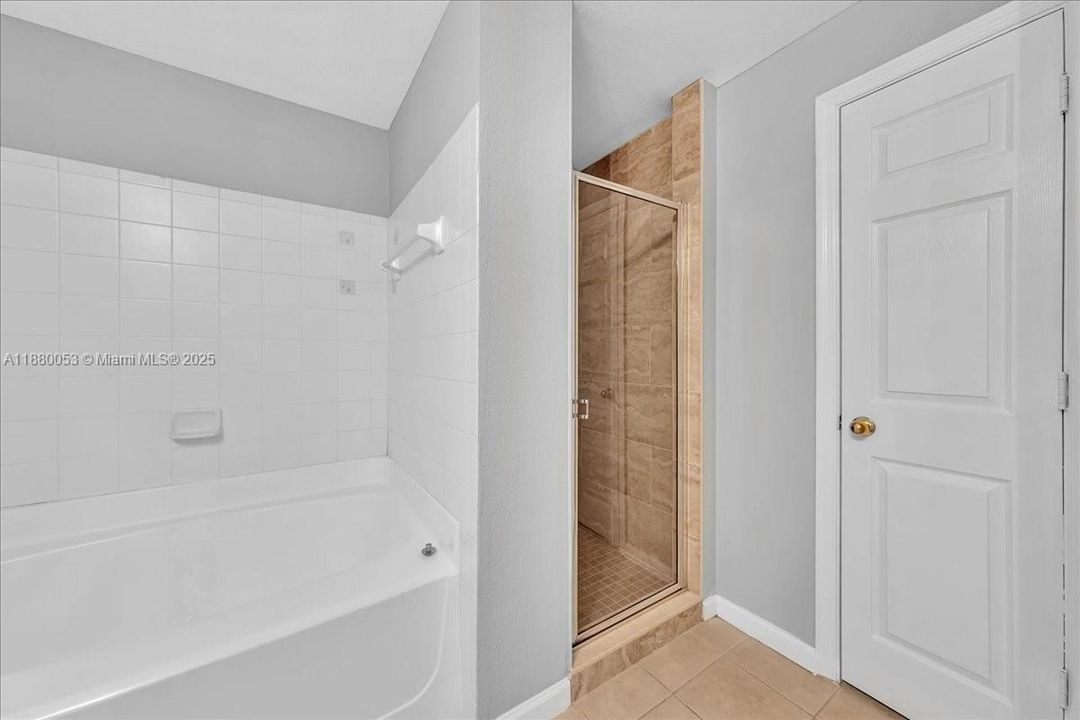 Activo con contrato: $340,000 (2 camas, 2 baños, 1240 Pies cuadrados)