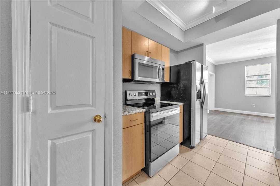 Activo con contrato: $340,000 (2 camas, 2 baños, 1240 Pies cuadrados)