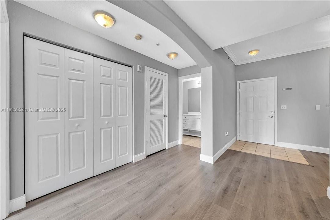 Activo con contrato: $340,000 (2 camas, 2 baños, 1240 Pies cuadrados)