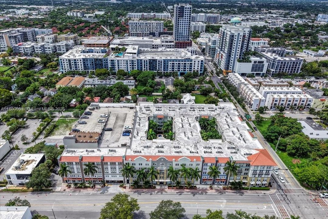 Activo con contrato: $340,000 (2 camas, 2 baños, 1240 Pies cuadrados)