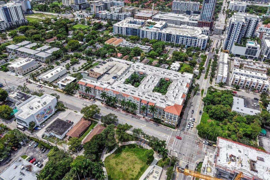 Activo con contrato: $340,000 (2 camas, 2 baños, 1240 Pies cuadrados)