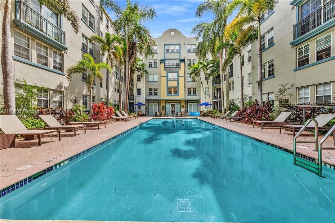 Activo con contrato: $340,000 (2 camas, 2 baños, 1240 Pies cuadrados)