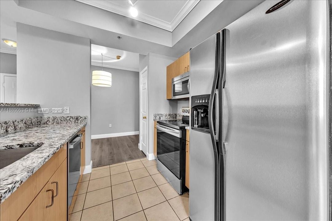 Activo con contrato: $340,000 (2 camas, 2 baños, 1240 Pies cuadrados)