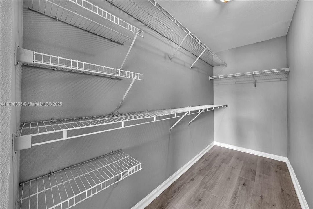 Activo con contrato: $340,000 (2 camas, 2 baños, 1240 Pies cuadrados)