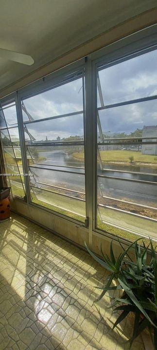 Под контрактом: $1,400 (1 спален, 1 ванн, 640 Квадратных фут)