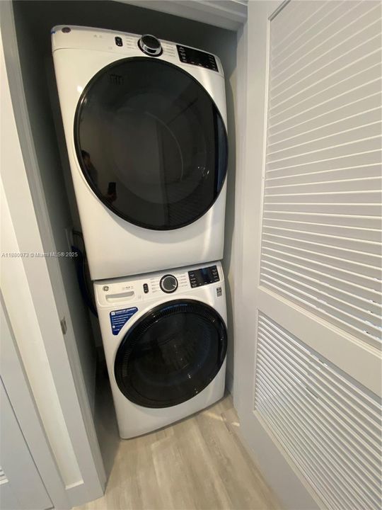 В аренду: $3,350 (3 спален, 3 ванн, 1398 Квадратных фут)