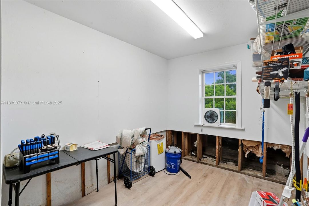 For Sale: $250,000 (3 beds, 2 baths, 1776 Square Feet)