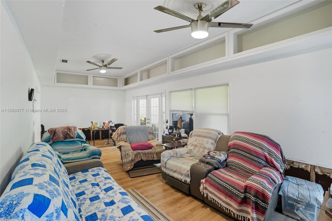 For Sale: $250,000 (3 beds, 2 baths, 1776 Square Feet)