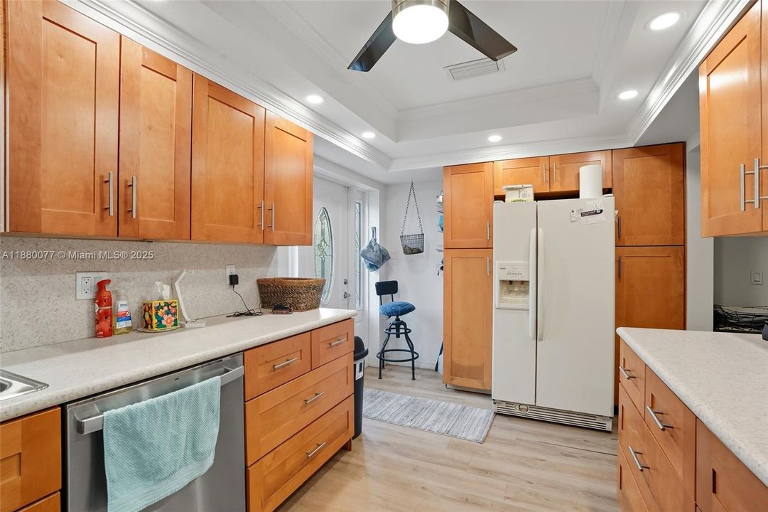 For Sale: $250,000 (3 beds, 2 baths, 1776 Square Feet)