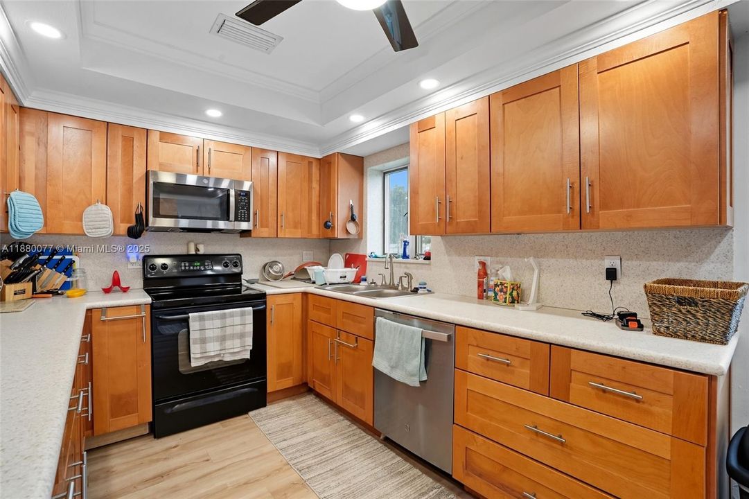 For Sale: $250,000 (3 beds, 2 baths, 1776 Square Feet)