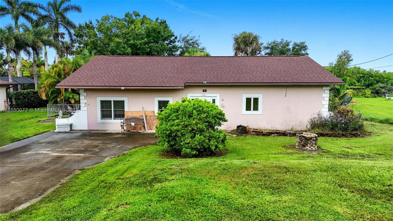 For Sale: $250,000 (3 beds, 2 baths, 1776 Square Feet)